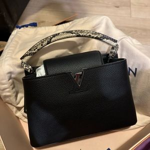 Louis Vuitton Capucines MM - never worn, new with tags
